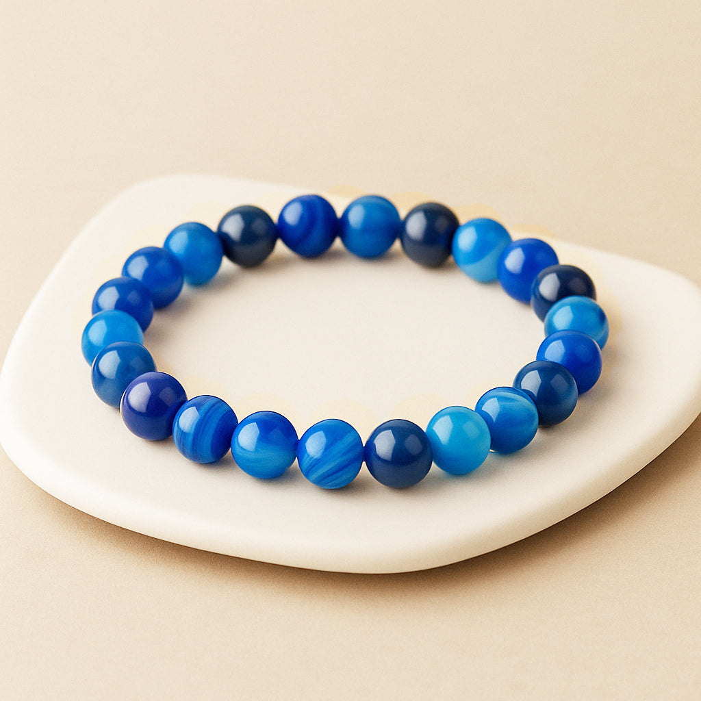Bracelet en perles d’agate bleue naturelle, pierre apaisante et équilibrante, symbole de calme intérieur, de sérénité et de guérison émotionnelle