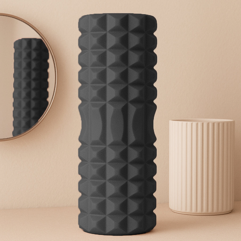 Rouleau de massage noir 30 cm en mousse EVA, accessoire idéal pour yoga, pilates et détente musculaire